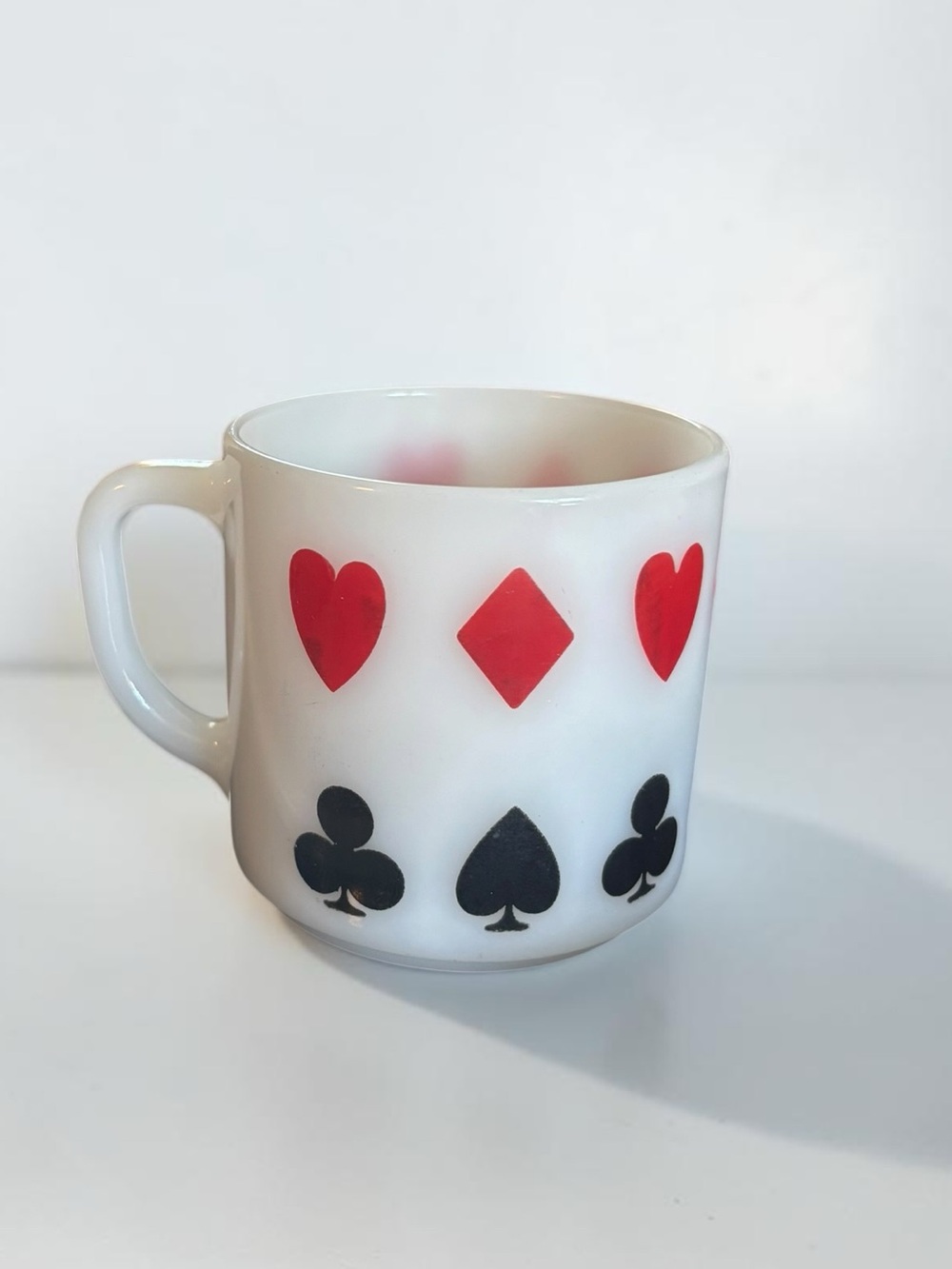 Vintage Fire-King Playing Card Mug Hearts Diamonds Clubs Spades USA - Picture 2 of 7